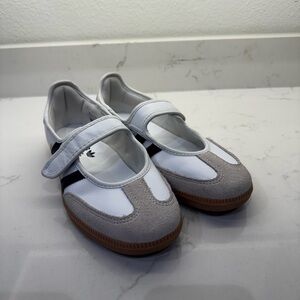 adidas Women's Sneakers White and Gray